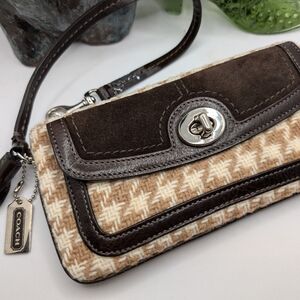 RARE Coach wool houndstooth and suede turnlock wristlet